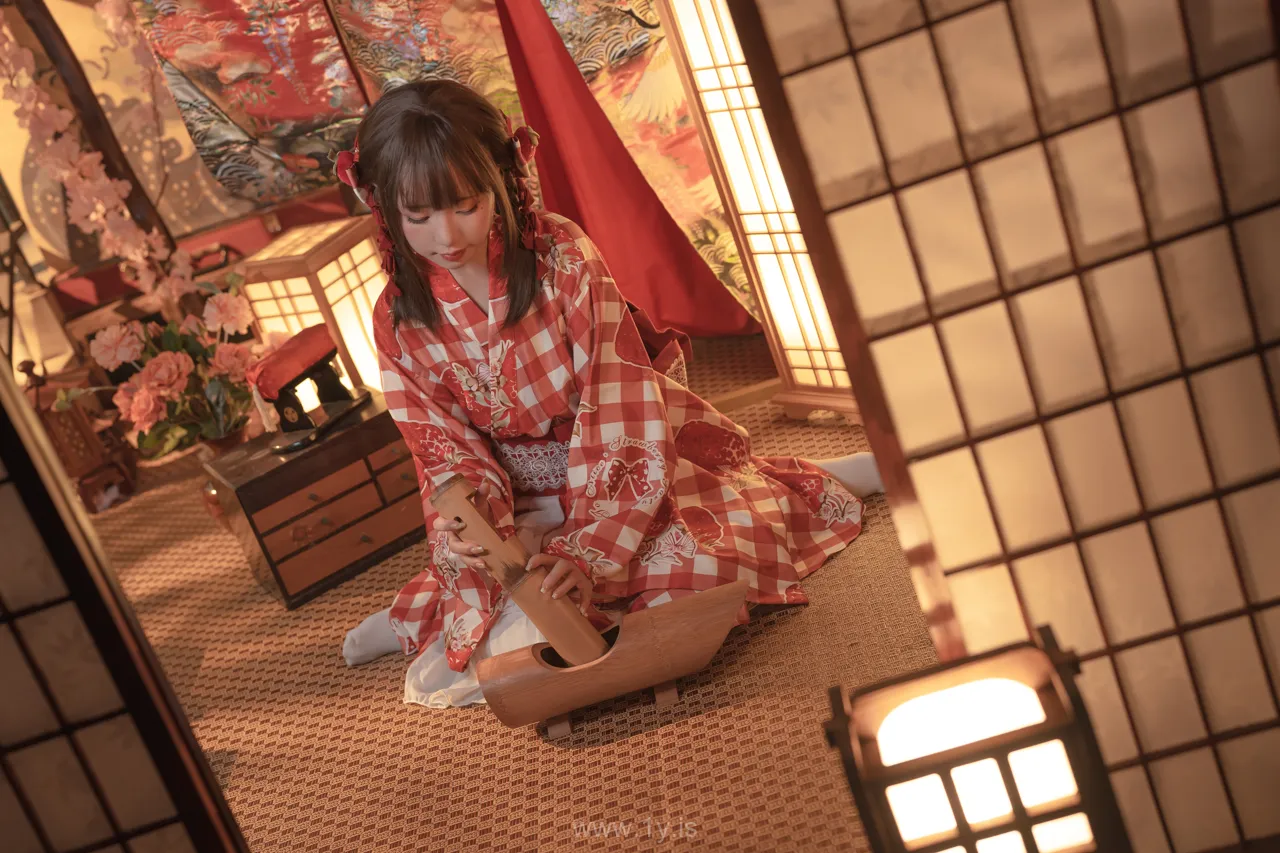 爆机少女喵小吉MiaoXiaoJi NO.064 Sweet Babe in Kimono(灼灼其华)